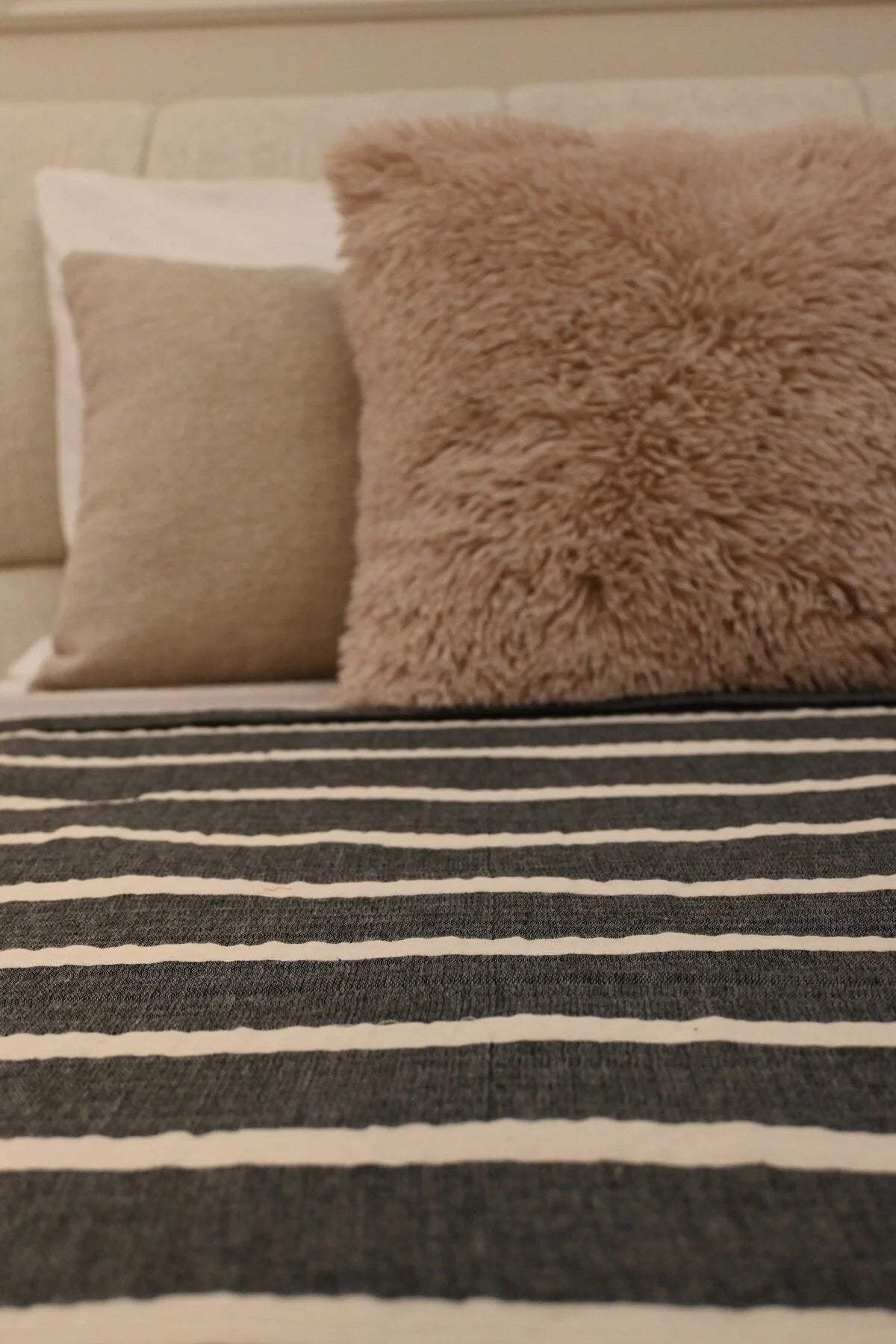 Double-Sided Muslin Quilt Black/Purple