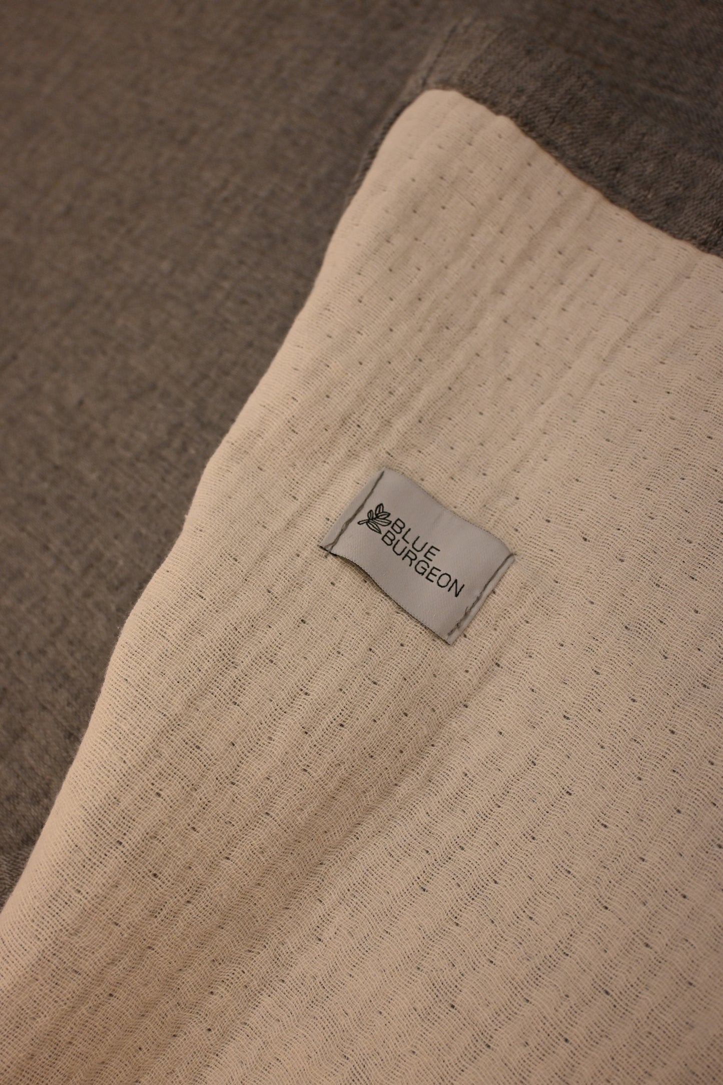 Çift Taraflı Müslin Yatak Örtüsü (Siyah/Beyaz)