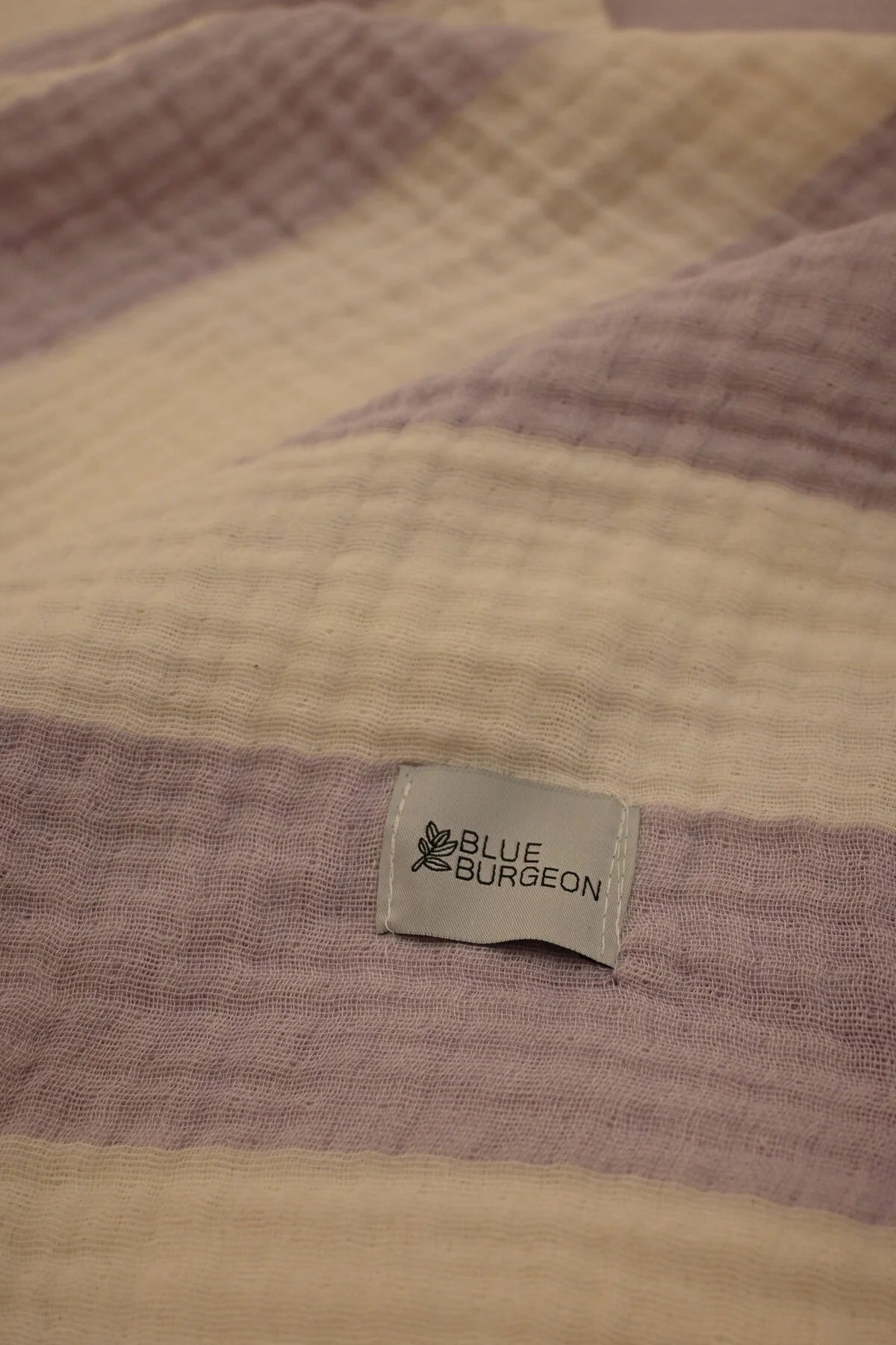 Double-Sided Muslin Quilt Purple/White